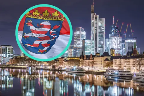 Die Frankfurter Skyline steht sinnbildlich für die Bedeutung der Stadt. Dennoch ist die Metropole am Main nicht Landeshauptstadt.